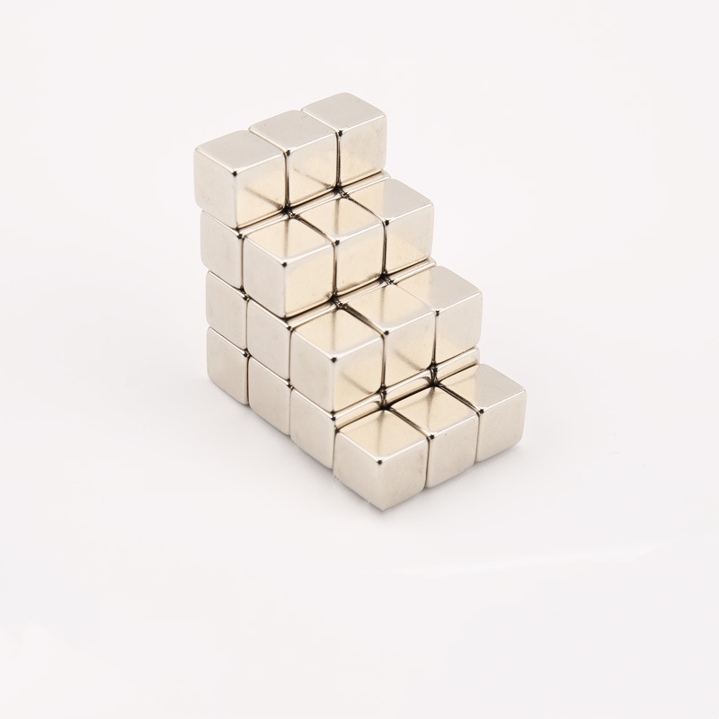 potenti magneti in terre rare